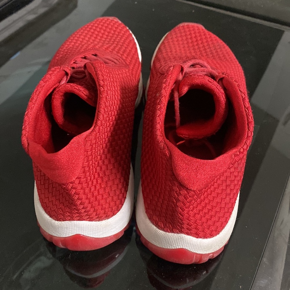 Jordan future - Picture 3 of 4